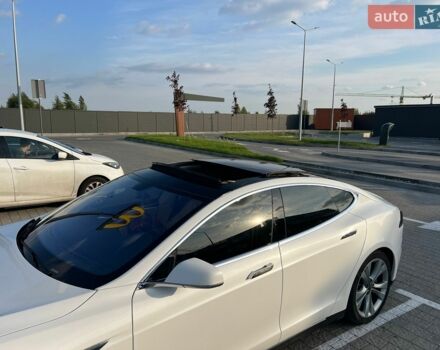 Белый Тесла Модель С, объемом двигателя 0 л и пробегом 166 тыс. км за 16000 $, фото 9 на Automoto.ua