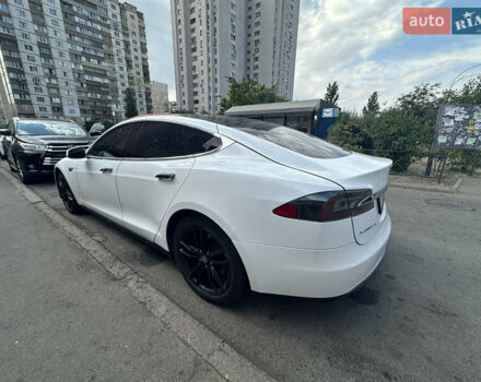 Белый Тесла Модель С, объемом двигателя 0 л и пробегом 223 тыс. км за 15999 $, фото 3 на Automoto.ua