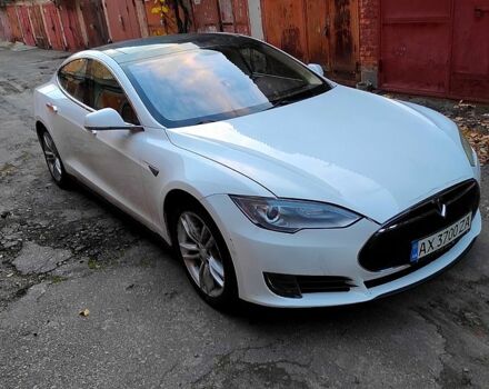 Білий Тесла Модель С, об'ємом двигуна 0 л та пробігом 197 тис. км за 11000 $, фото 1 на Automoto.ua