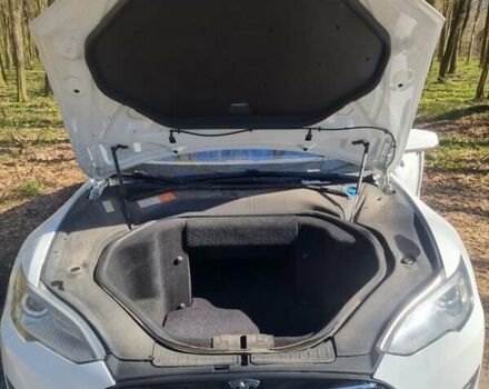 Белый Тесла Модель С, объемом двигателя 0 л и пробегом 190 тыс. км за 13200 $, фото 27 на Automoto.ua