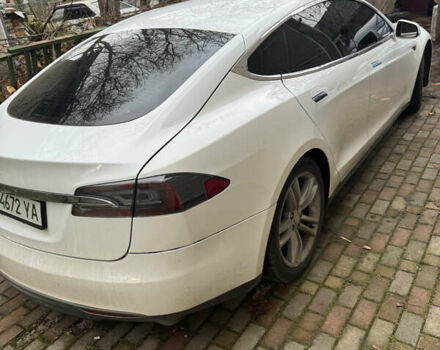 Белый Тесла Модель С, объемом двигателя 0 л и пробегом 150 тыс. км за 11499 $, фото 5 на Automoto.ua