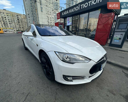 Белый Тесла Модель С, объемом двигателя 0 л и пробегом 223 тыс. км за 15999 $, фото 5 на Automoto.ua