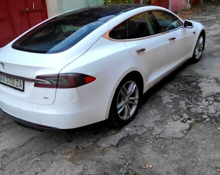 Білий Тесла Модель С, об'ємом двигуна 0 л та пробігом 197 тис. км за 11000 $, фото 5 на Automoto.ua