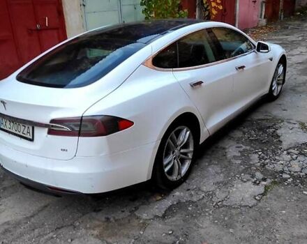 Білий Тесла Модель С, об'ємом двигуна 0 л та пробігом 197 тис. км за 11000 $, фото 3 на Automoto.ua