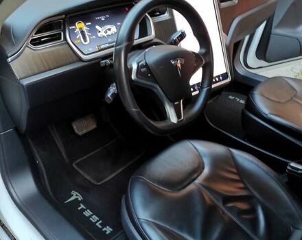 Білий Тесла Модель С, об'ємом двигуна 0 л та пробігом 197 тис. км за 11000 $, фото 6 на Automoto.ua