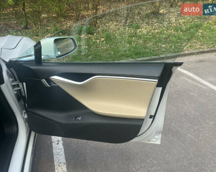Білий Тесла Модель С, об'ємом двигуна 0 л та пробігом 105 тис. км за 13500 $, фото 24 на Automoto.ua