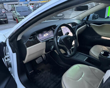 Білий Тесла Модель С, об'ємом двигуна 0 л та пробігом 147 тис. км за 15300 $, фото 9 на Automoto.ua