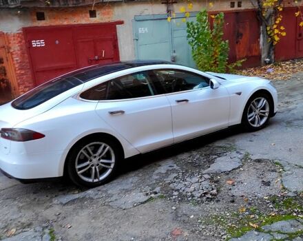 Білий Тесла Модель С, об'ємом двигуна 0 л та пробігом 197 тис. км за 11000 $, фото 4 на Automoto.ua