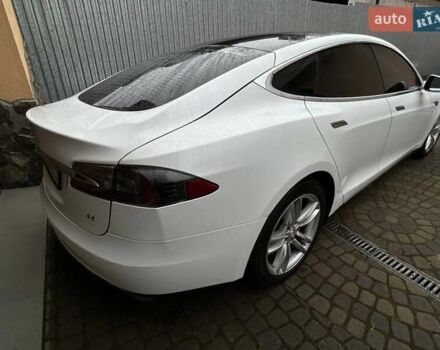 Белый Тесла Модель С, объемом двигателя 0 л и пробегом 213 тыс. км за 13400 $, фото 3 на Automoto.ua