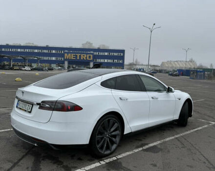 Белый Тесла Модель С, объемом двигателя 0 л и пробегом 118 тыс. км за 12000 $, фото 7 на Automoto.ua