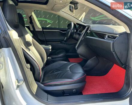 Білий Тесла Модель С, об'ємом двигуна 0 л та пробігом 230 тис. км за 11999 $, фото 5 на Automoto.ua