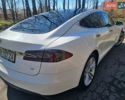 Белый Тесла Модель С, объемом двигателя 0 л и пробегом 190 тыс. км за 13200 $, фото 4 на Automoto.ua