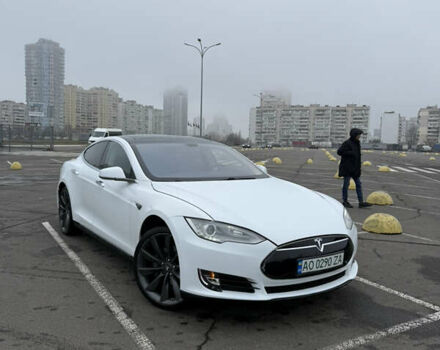 Белый Тесла Модель С, объемом двигателя 0 л и пробегом 118 тыс. км за 12000 $, фото 1 на Automoto.ua
