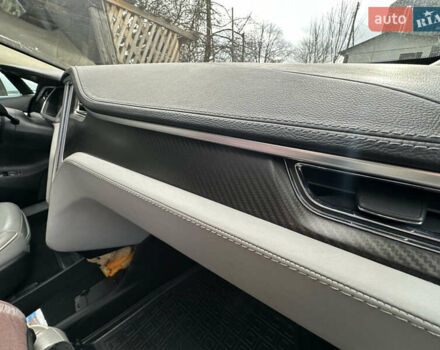 Белый Тесла Модель С, объемом двигателя 0 л и пробегом 149 тыс. км за 12200 $, фото 8 на Automoto.ua