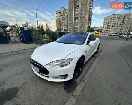 Белый Тесла Модель С, объемом двигателя 0 л и пробегом 223 тыс. км за 15999 $, фото 2 на Automoto.ua