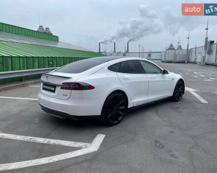 Белый Тесла Модель С, объемом двигателя 0 л и пробегом 165 тыс. км за 13200 $, фото 4 на Automoto.ua
