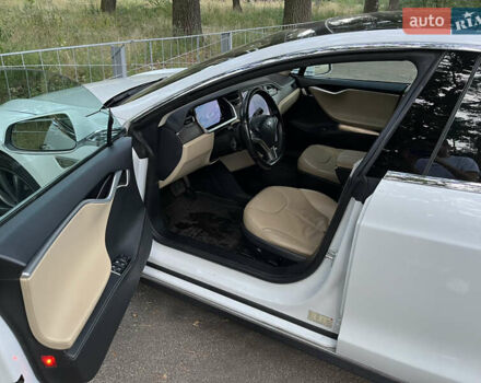 Белый Тесла Модель С, объемом двигателя 0 л и пробегом 270 тыс. км за 11500 $, фото 9 на Automoto.ua