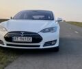 Белый Тесла Модель С, объемом двигателя 5.6 л и пробегом 305 тыс. км за 12700 $, фото 1 на Automoto.ua