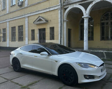 Белый Тесла Модель С, объемом двигателя 0 л и пробегом 260 тыс. км за 14000 $, фото 2 на Automoto.ua