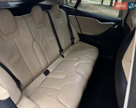 Білий Тесла Модель С, об'ємом двигуна 0 л та пробігом 115 тис. км за 15800 $, фото 10 на Automoto.ua