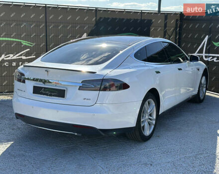 Білий Тесла Модель С, об'ємом двигуна 0 л та пробігом 230 тис. км за 11999 $, фото 30 на Automoto.ua