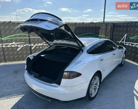 Білий Тесла Модель С, об'ємом двигуна 0 л та пробігом 230 тис. км за 11999 $, фото 25 на Automoto.ua