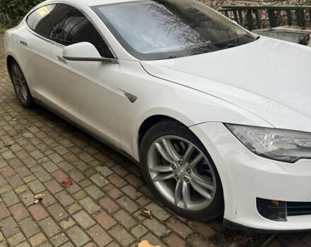 Белый Тесла Модель С, объемом двигателя 0 л и пробегом 150 тыс. км за 11499 $, фото 1 на Automoto.ua