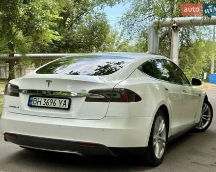 Білий Тесла Модель С, об'ємом двигуна 0 л та пробігом 103 тис. км за 14600 $, фото 41 на Automoto.ua