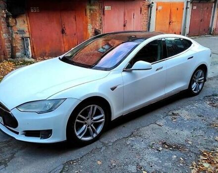 Білий Тесла Модель С, об'ємом двигуна 0 л та пробігом 197 тис. км за 11000 $, фото 1 на Automoto.ua