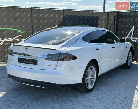 Білий Тесла Модель С, об'ємом двигуна 0 л та пробігом 230 тис. км за 11999 $, фото 1 на Automoto.ua