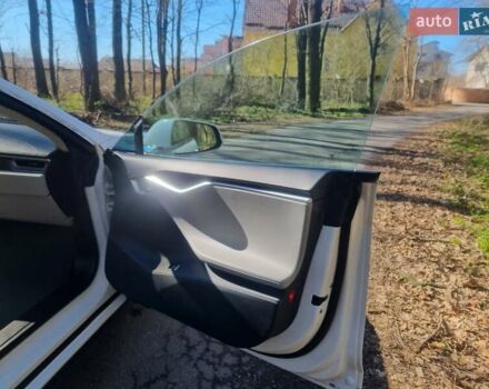 Белый Тесла Модель С, объемом двигателя 0 л и пробегом 190 тыс. км за 13200 $, фото 25 на Automoto.ua