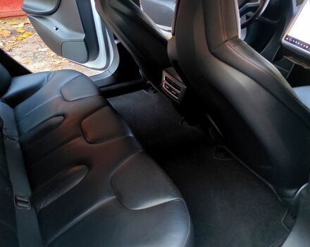 Білий Тесла Модель С, об'ємом двигуна 0 л та пробігом 197 тис. км за 11000 $, фото 11 на Automoto.ua