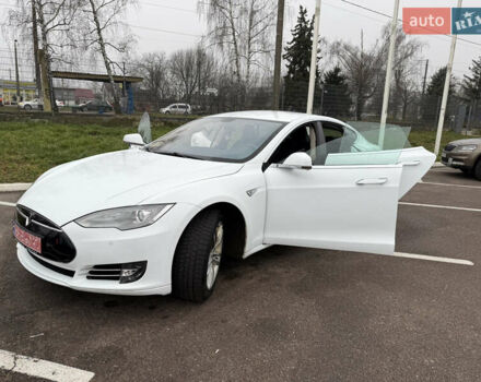 Белый Тесла Модель С, объемом двигателя 0 л и пробегом 217 тыс. км за 11200 $, фото 7 на Automoto.ua