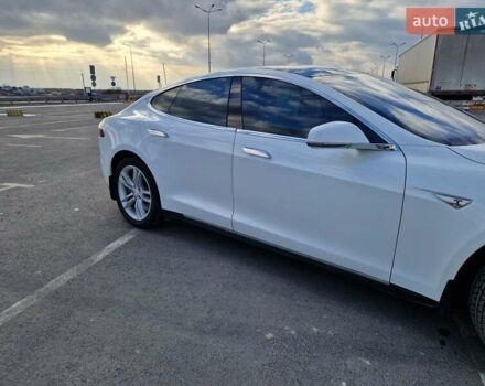 Белый Тесла Модель С, объемом двигателя 0 л и пробегом 201 тыс. км за 11500 $, фото 2 на Automoto.ua