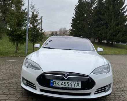 Белый Тесла Модель С, объемом двигателя 0 л и пробегом 166 тыс. км за 14000 $, фото 3 на Automoto.ua