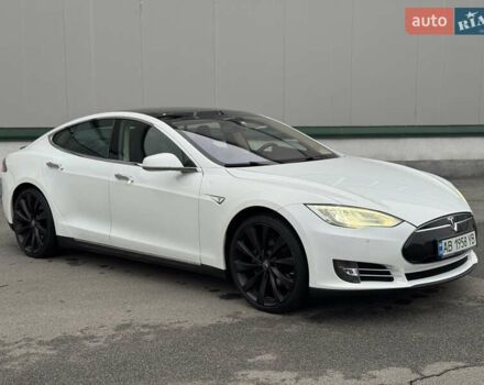 Белый Тесла Модель С, объемом двигателя 0 л и пробегом 80 тыс. км за 13500 $, фото 5 на Automoto.ua