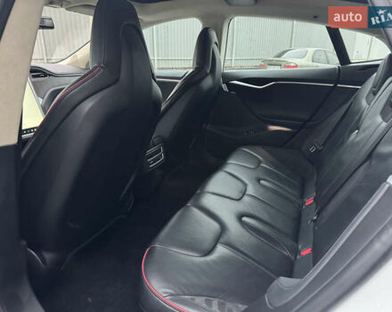 Белый Тесла Модель С, объемом двигателя 0 л и пробегом 80 тыс. км за 13500 $, фото 10 на Automoto.ua