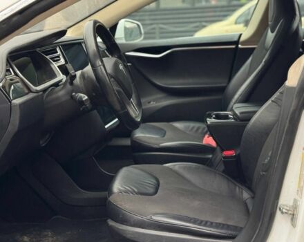 Белый Тесла Модель С, объемом двигателя 0 л и пробегом 393 тыс. км за 7999 $, фото 7 на Automoto.ua