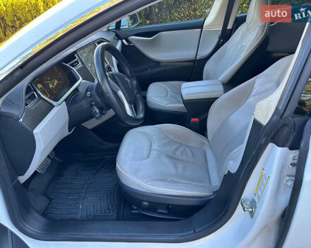 Белый Тесла Модель С, объемом двигателя 0 л и пробегом 194 тыс. км за 25000 $, фото 11 на Automoto.ua