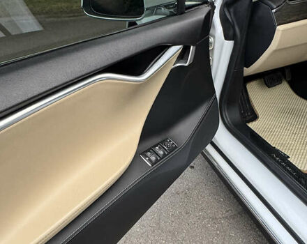 Білий Тесла Модель С, об'ємом двигуна 0 л та пробігом 169 тис. км за 14399 $, фото 8 на Automoto.ua