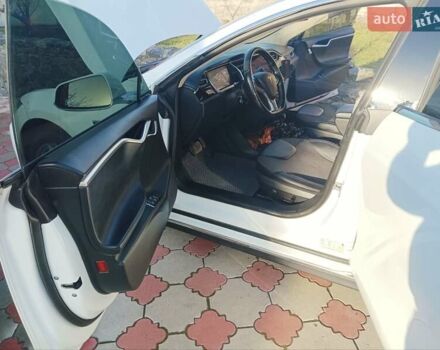 Белый Тесла Модель С, объемом двигателя 0 л и пробегом 305 тыс. км за 14000 $, фото 22 на Automoto.ua