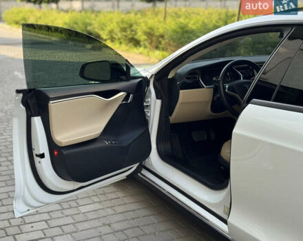 Білий Тесла Модель С, об'ємом двигуна 0 л та пробігом 208 тис. км за 16800 $, фото 63 на Automoto.ua