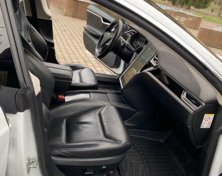 Белый Тесла Модель С, объемом двигателя 0 л и пробегом 166 тыс. км за 14000 $, фото 20 на Automoto.ua