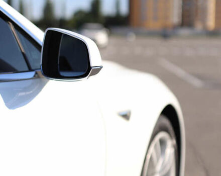Білий Тесла Модель С, об'ємом двигуна 0 л та пробігом 130 тис. км за 22500 $, фото 30 на Automoto.ua