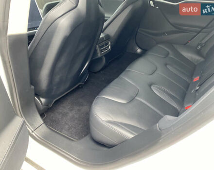 Белый Тесла Модель С, объемом двигателя 0 л и пробегом 186 тыс. км за 15700 $, фото 5 на Automoto.ua