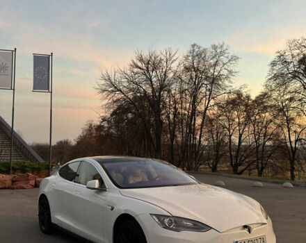 Білий Тесла Модель С, об'ємом двигуна 0 л та пробігом 108 тис. км за 14200 $, фото 5 на Automoto.ua