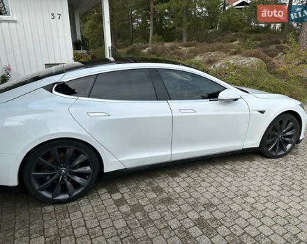 Белый Тесла Модель С, объемом двигателя 0 л и пробегом 194 тыс. км за 25000 $, фото 3 на Automoto.ua