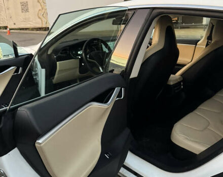 Білий Тесла Модель С, об'ємом двигуна 0 л та пробігом 108 тис. км за 14200 $, фото 9 на Automoto.ua