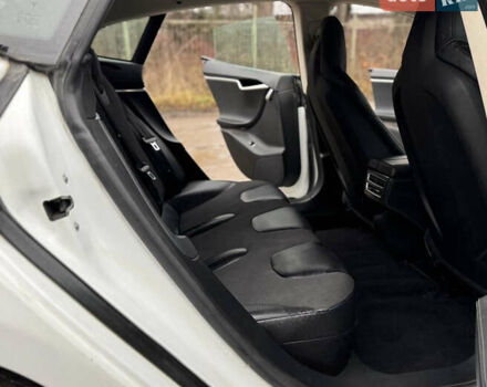 Белый Тесла Модель С, объемом двигателя 0 л и пробегом 400 тыс. км за 8700 $, фото 5 на Automoto.ua