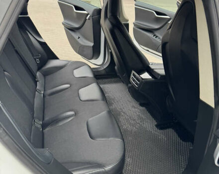 Белый Тесла Модель С, объемом двигателя 0 л и пробегом 257 тыс. км за 14550 $, фото 25 на Automoto.ua